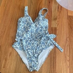 Summersalt The Perfect Wrap One-Piece size 8 Worn Once